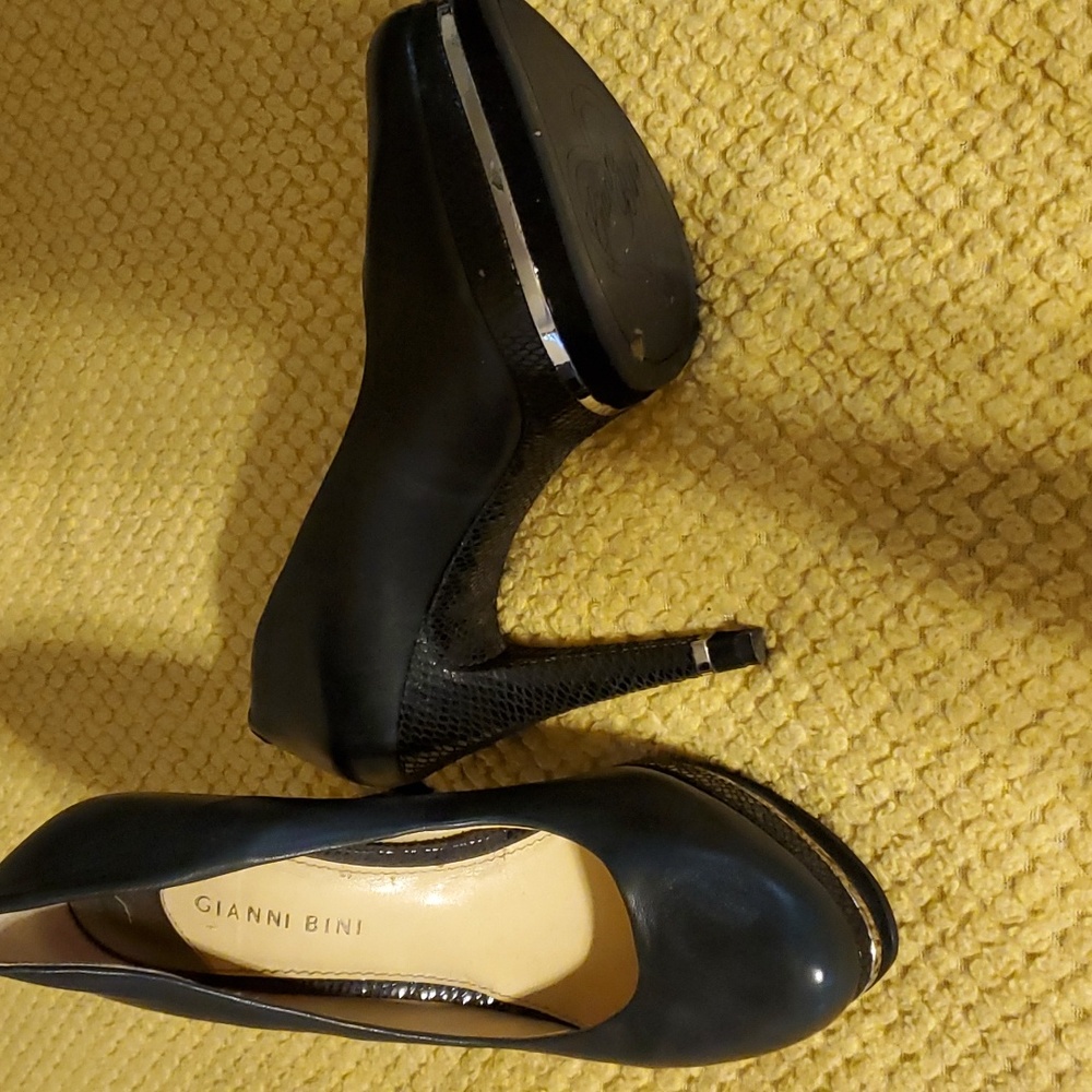 Black Gianni bini 5 inch heels size 9, gently used